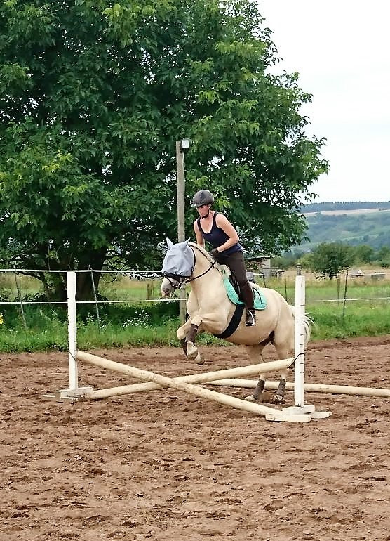 epona_diva_walk_2